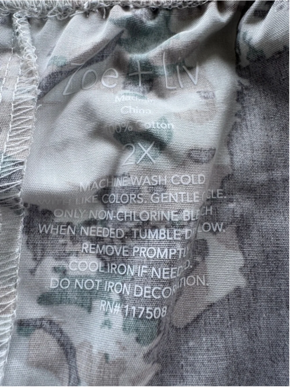 Zoe+Liv Camo Shorts Size 2X